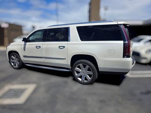 Used 2015 Cadillac Escalade ESV Luxury image 6
