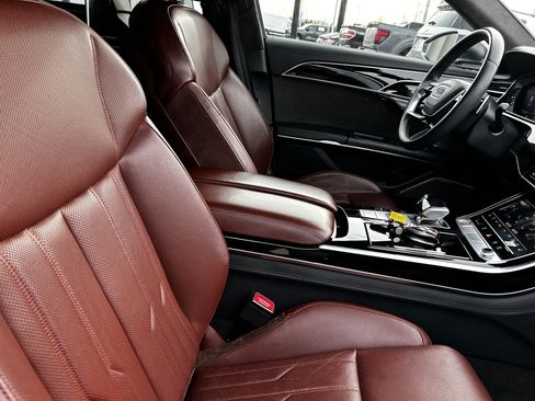 Used 2020 Audi S8 L image 13