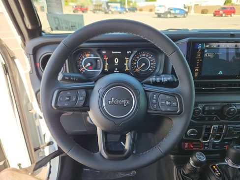 New 2025 Jeep Wrangler Unlimited Rubicon w/ Technology Group image 10