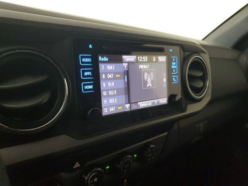 Used 2019 Toyota Tacoma TRD Off-Road w/ Technology Package AWD/4WD image 23