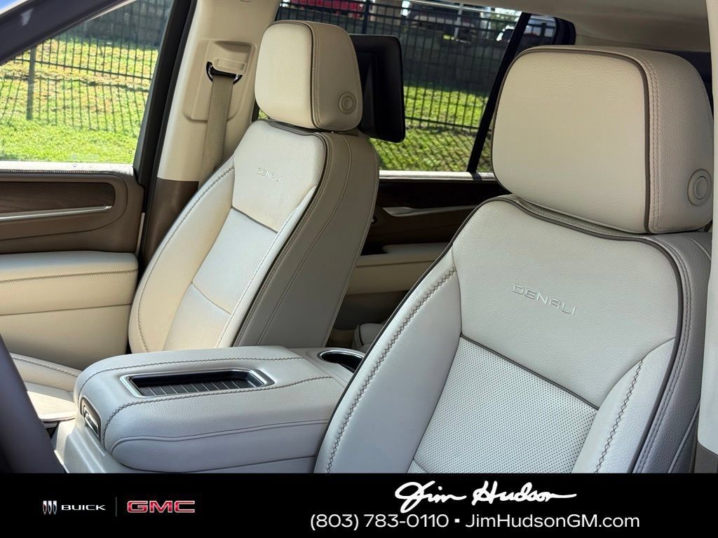 Used 2021 GMC Yukon XL Denali w/ Denali Premium Package AWD/4WD image 21