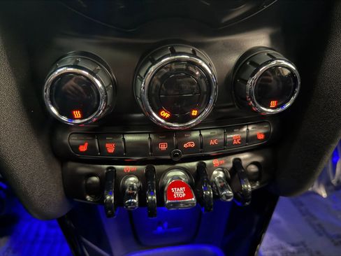 Used 2021 MINI Cooper 4-Door Hardtop image 29