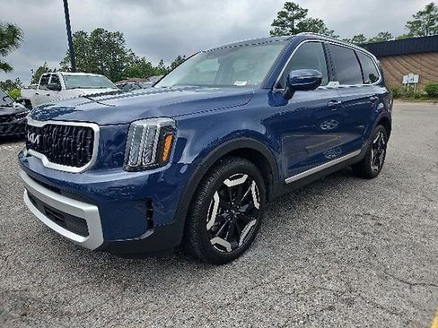 Used 2025 Kia Telluride EX AWD/4WD image 2