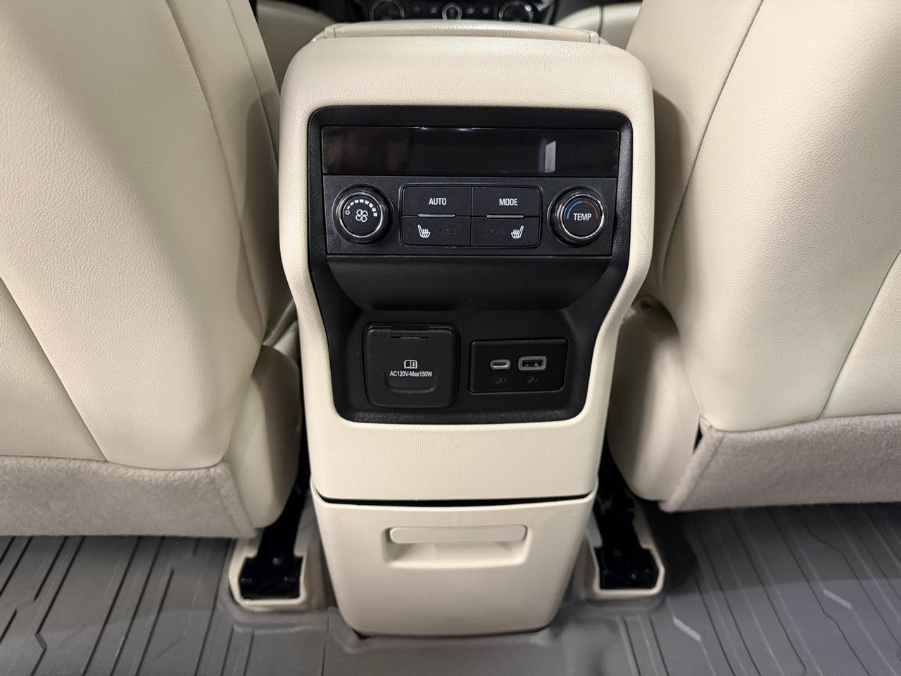 Used 2021 GMC Acadia Denali w/ Denali Ultimate Package AWD/4WD image 26