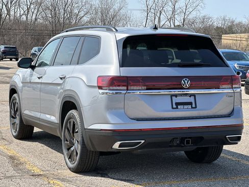 New 2026 Volkswagen Atlas SE image 4