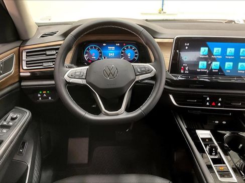 New 2026 Volkswagen Atlas SE image 15