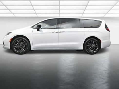 New 2026 Chrysler Pacifica Select image 21