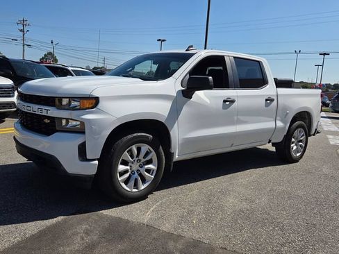 Used 2022 Chevrolet Silverado 1500 Custom RWD image 3
