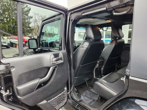 Used 2017 Jeep Wrangler Unlimited Sahara AWD/4WD image 43