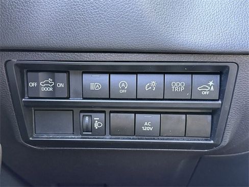 Used 2024 Toyota Tundra Limited image 24