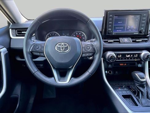 Used 2021 Toyota RAV4 XLE Premium FWD image 6