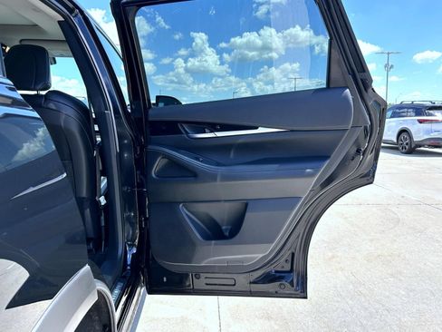 Used 2025 INFINITI QX60 Pure AWD/4WD image 17