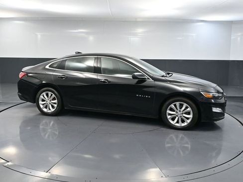 Used 2019 Chevrolet Malibu LT w/ Leather Package image 3
