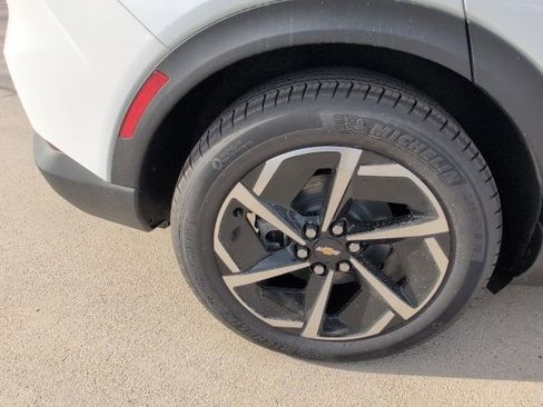 New 2026 Chevrolet Equinox EV LT image 5