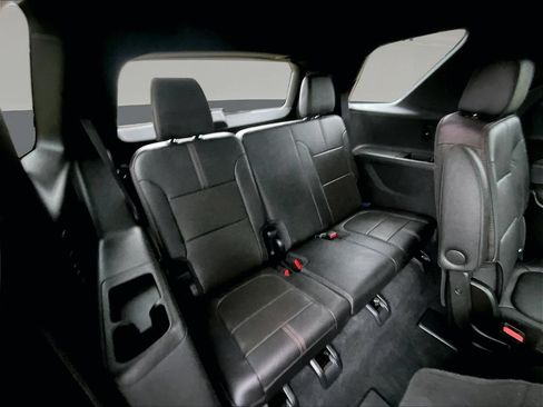 Used 2023 Chevrolet Traverse RS AWD/4WD image 29