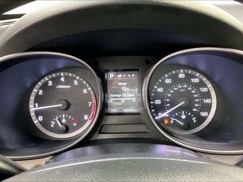 Used 2017 Hyundai Santa Fe Sport AWD/4WD image 24