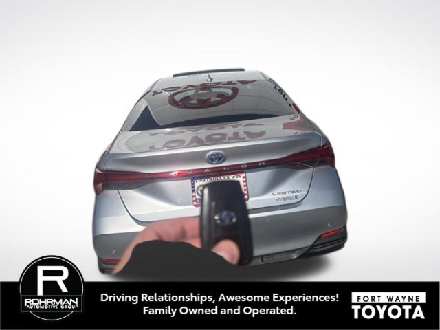 Used 2021 Toyota Avalon Limited w/ Advanced Safety Package FWD image 9