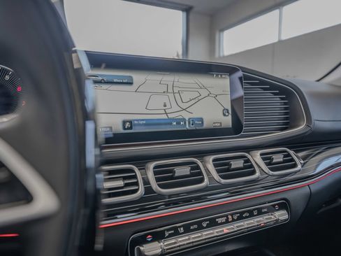 Used 2026 Mercedes-Benz GLS 450 4MATIC image 33