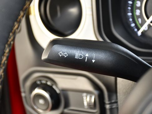 Used 2024 Jeep Wrangler Unlimited Sahara AWD/4WD image 22