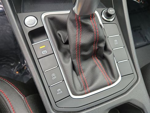 Used 2022 Volkswagen Jetta GLI Autobahn image 28