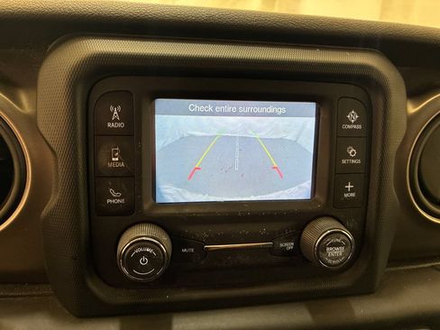 Used 2018 Jeep Wrangler Sport AWD/4WD image 21