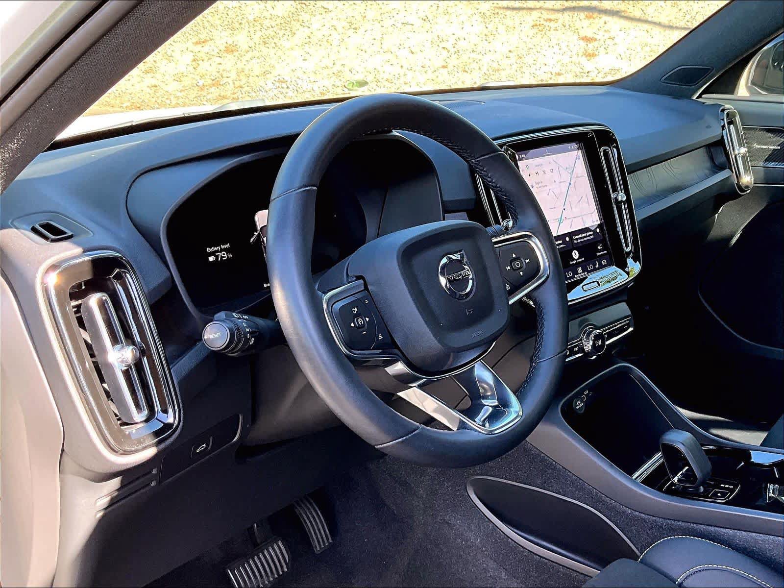 Used 2023 Volvo XC40 Recharge Ultimate AWD/4WD image 17