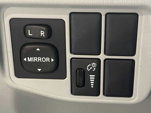 Used 2011 Toyota Prius Two image 16