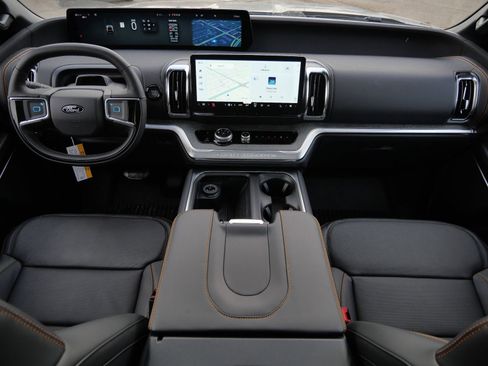 New 2025 Ford Expedition Tremor image 9