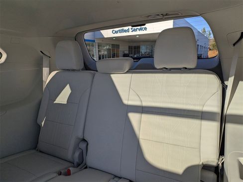 Certified 2025 Buick Enclave Avenir w/ Super Cruise Package image 28