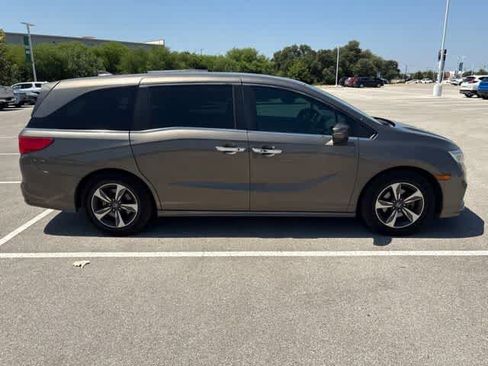 Used 2019 Honda Odyssey Touring image 6