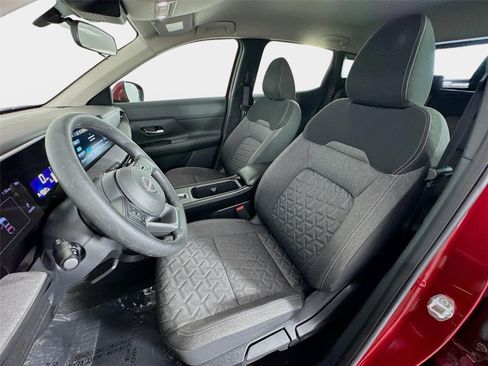 Certified 2025 Nissan Kicks SV AWD/4WD image 11