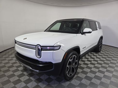 Used 2025 Rivian R1S Adventure AWD/4WD image 1