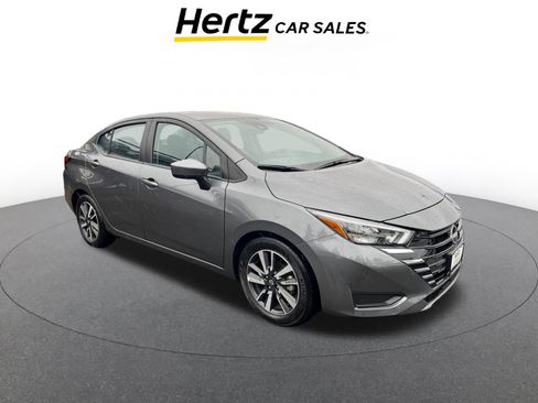 Used 2025 Nissan Versa SV image 1