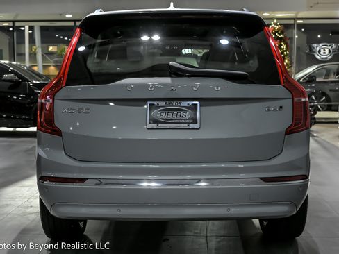 Used 2024 Volvo XC90 B6 Plus image 10