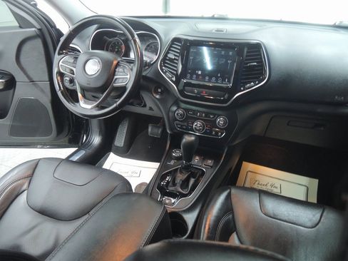 Used 2020 Jeep Cherokee Limited image 36