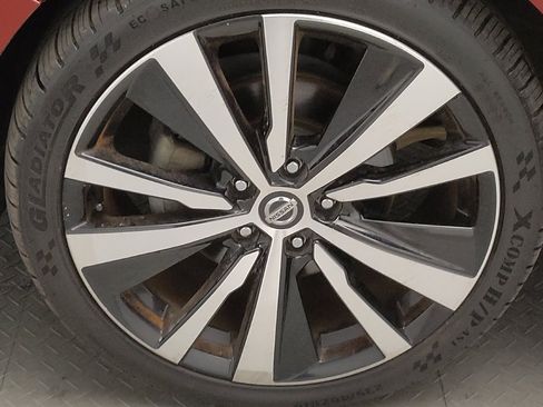 Used 2019 Nissan Altima 2.5 SR FWD image 31