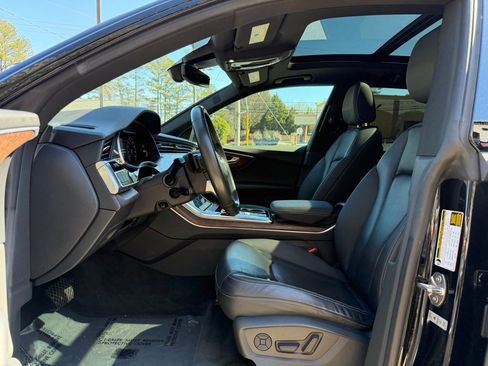 Used 2019 Audi Q8 Premium Plus w/ Premium Plus image 25