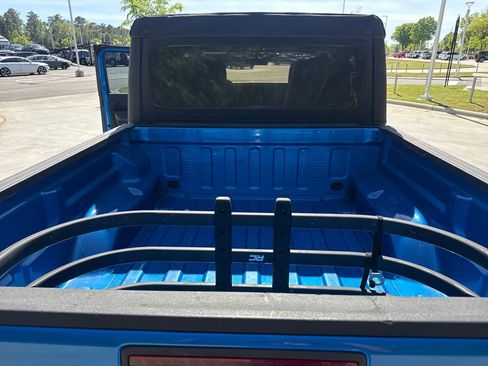 Used 2021 Jeep Gladiator Willys image 28