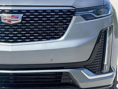New 2025 Cadillac XT6 Luxury image 9