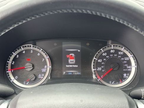 Used 2020 Toyota Highlander LE image 15