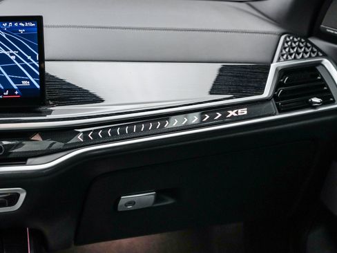 Certified 2024 BMW X5 xDrive40i w/ M Sport Package image 17