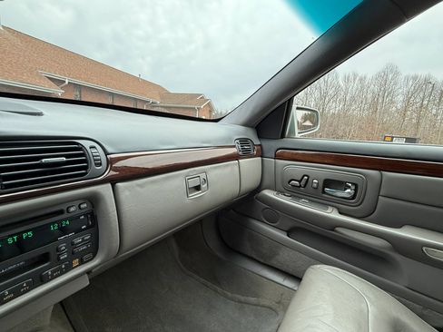 Used 1999 Cadillac De Ville D'Elegance FWD image 20