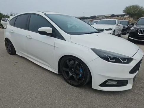 Used 2018 Ford Focus ST w/ Equipment Group 401A image 23