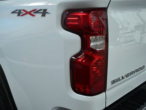 Used 2025 Chevrolet Silverado 2500 LT w/ Convenience Package image 24