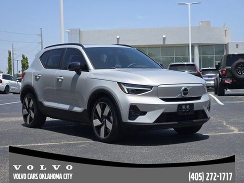 Used 2023 Volvo XC40 Recharge Ultimate AWD/4WD image 2
