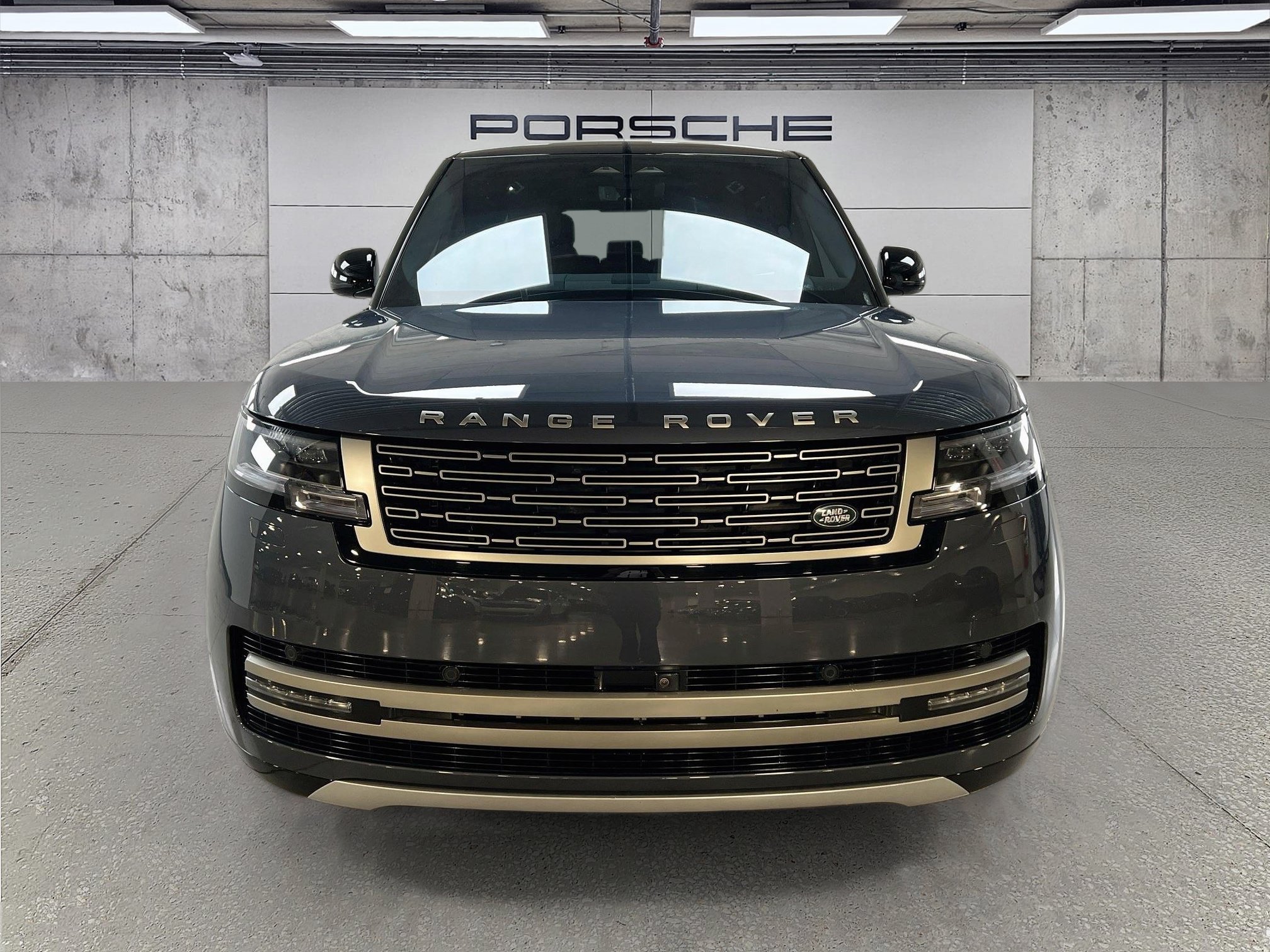 Used 2025 Land Rover Range Rover Long Wheelbase SE AWD/4WD image 6