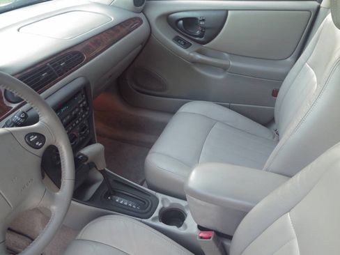 Used 2001 Chevrolet Malibu LS w/ Preferred Equipment Group 1 FWD image 12