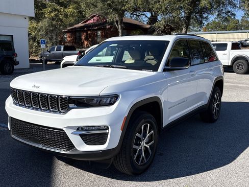New 2025 Jeep Grand Cherokee Limited image 8