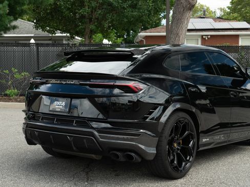 Used 2024 Lamborghini Urus Performante AWD/4WD image 48