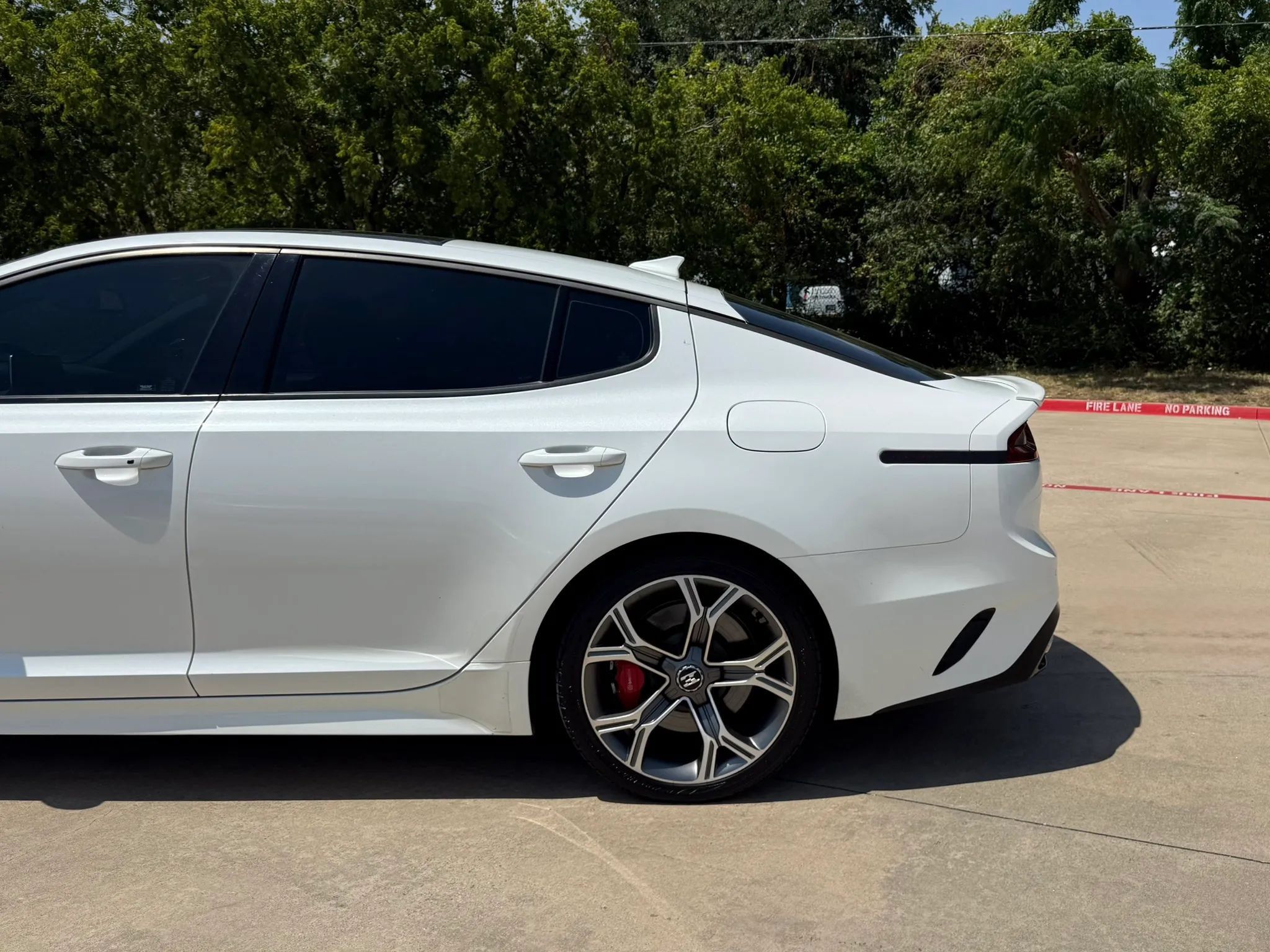 Used 2018 Kia Stinger GT2 RWD image 15